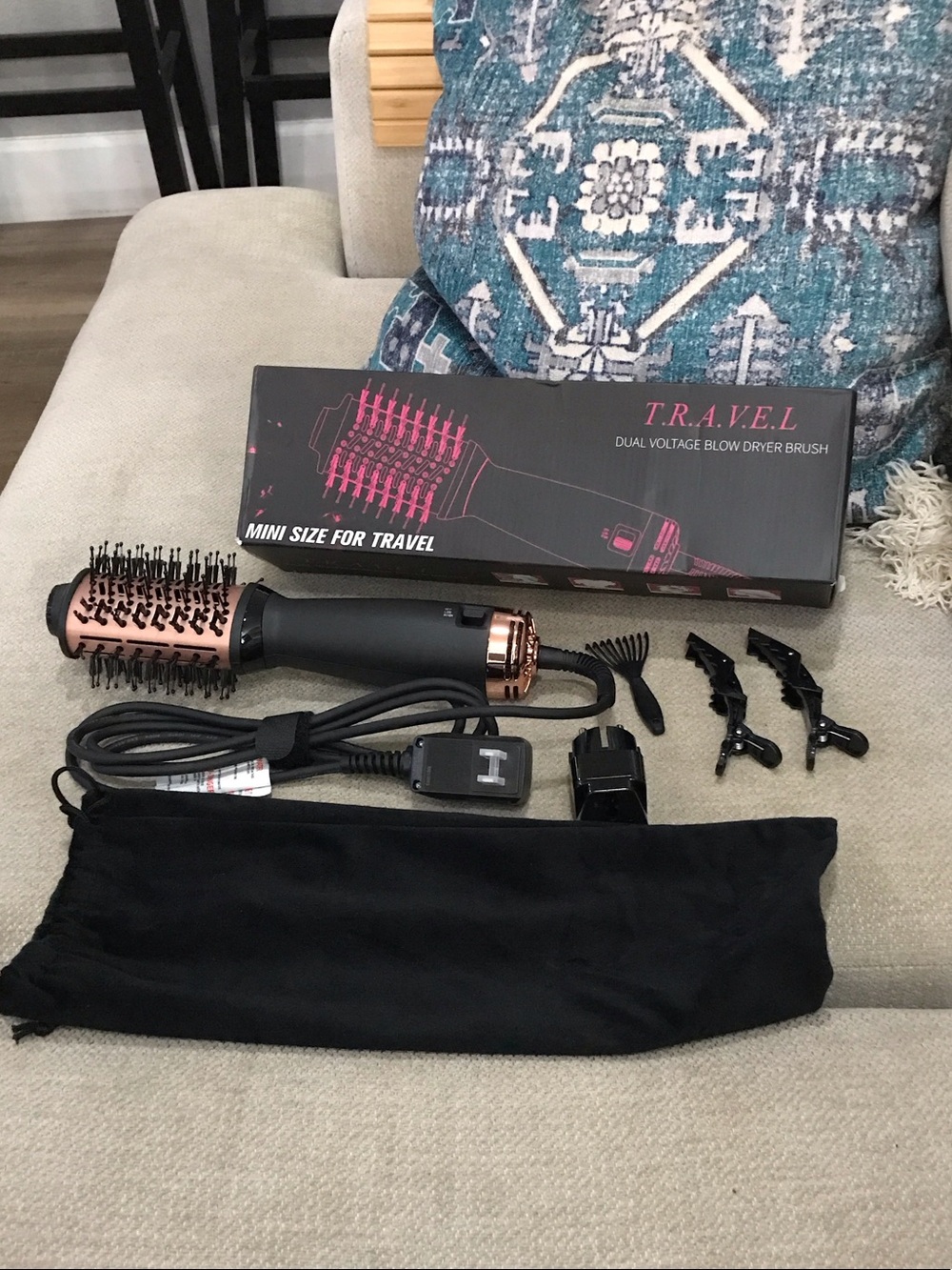 Travel Dual-Voltage Hot Air Brush - Black and Rose Gold